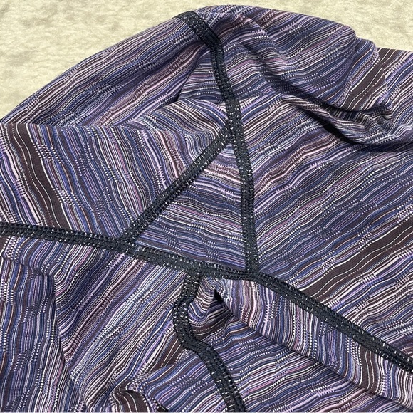 Lululemon Purple Vent It Out Crop Leggings - Picture 6 of 11